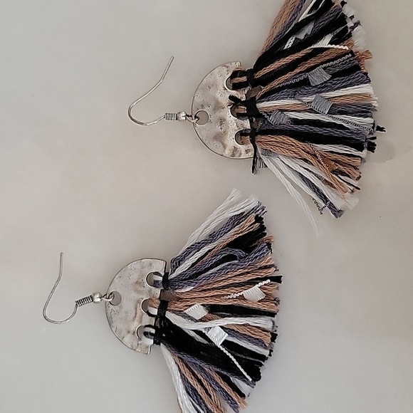 Pair of boho earrings - Picture 3 of 4